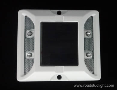 Led solar road stud