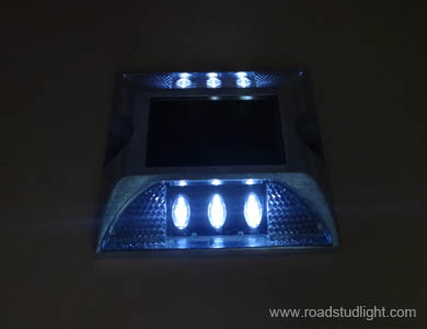 White led solar powered road stud