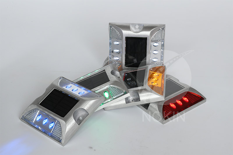 solar road stud marker
